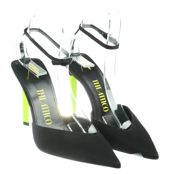 Pompe, in Nero, L'Attico