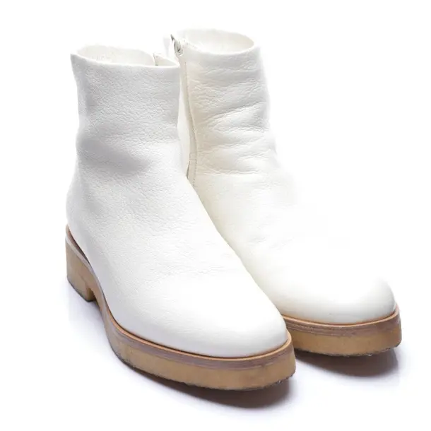 Winter Boots in White, , The Row