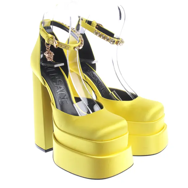 Pumps in Yellow, , Versace