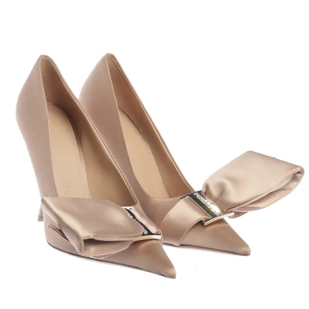 Pumps in Braun, , Salvatore Ferragamo
