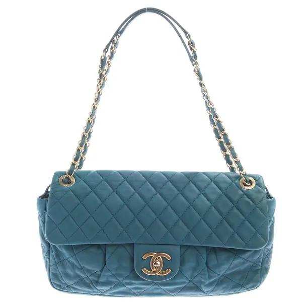 Schultertasche in Blau, Leder, Chanel