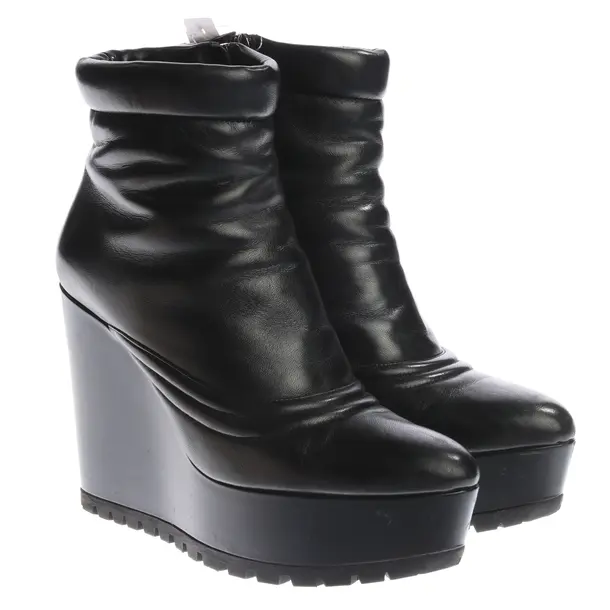 Stiefeletten in Schwarz, , Prada