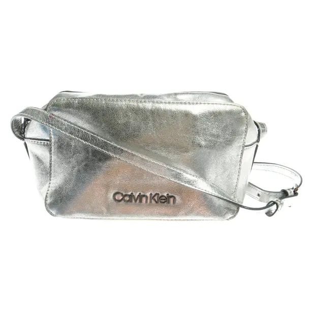 Schultertasche in Metallic, Polyurethan, Calvin Klein