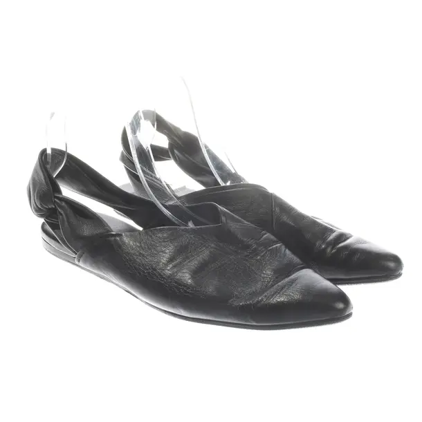 Slingbacks, in Black, Closed