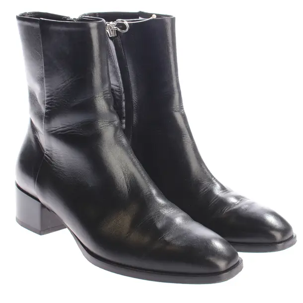 Ankle Boots, in Black, Aeydē