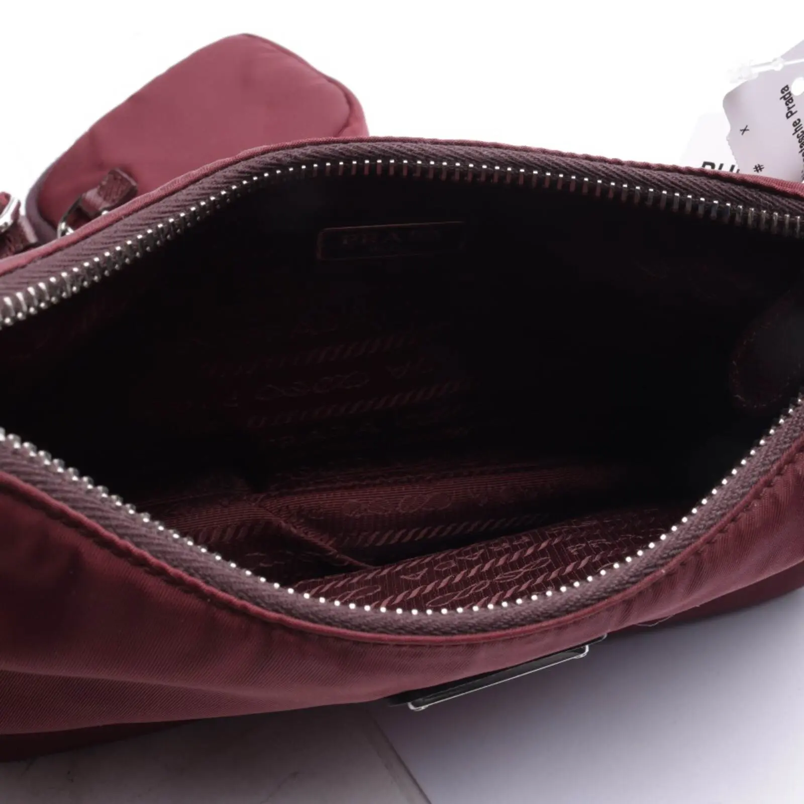 Prada Re-Edition 2005 Umhängetasche in Bordeaux