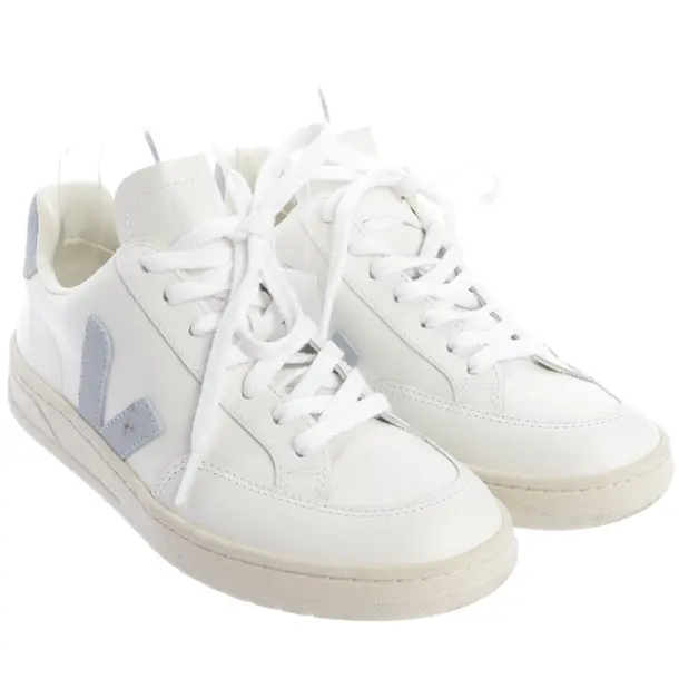 Sneakers in White, , Veja