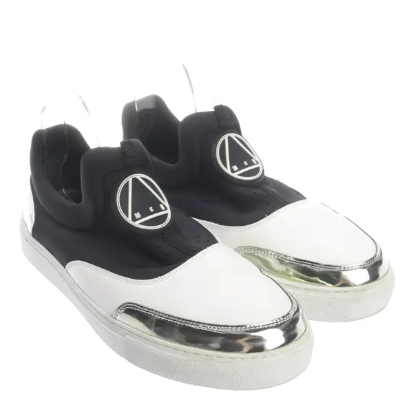 Sneakers in Black, , Alexander McQueen