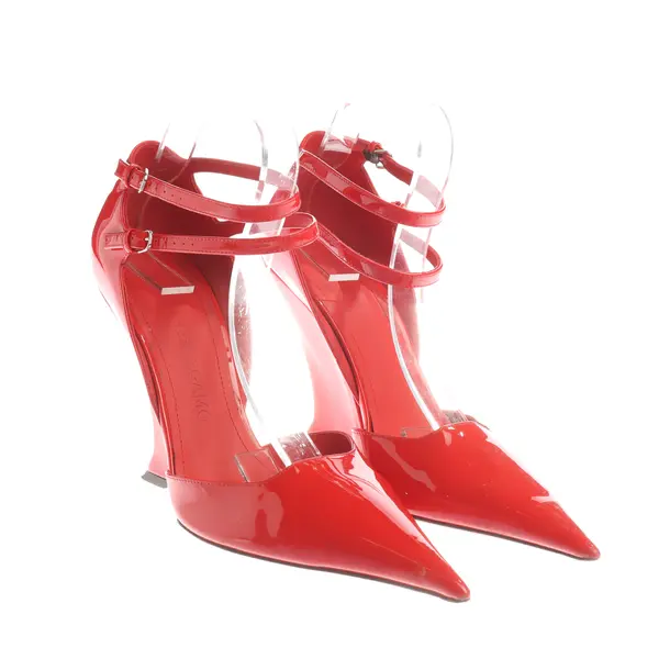 Pumps in Red, , Salvatore Ferragamo
