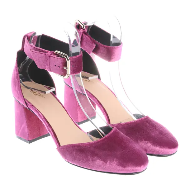 Pumps in Pink, , Red Valentino