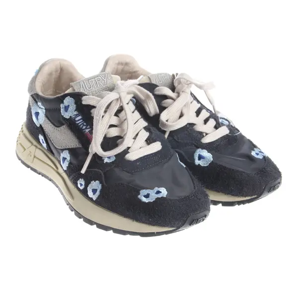 Sneaker, in Navy, Autry
