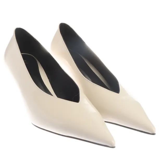 Pumps in White, , Totême
