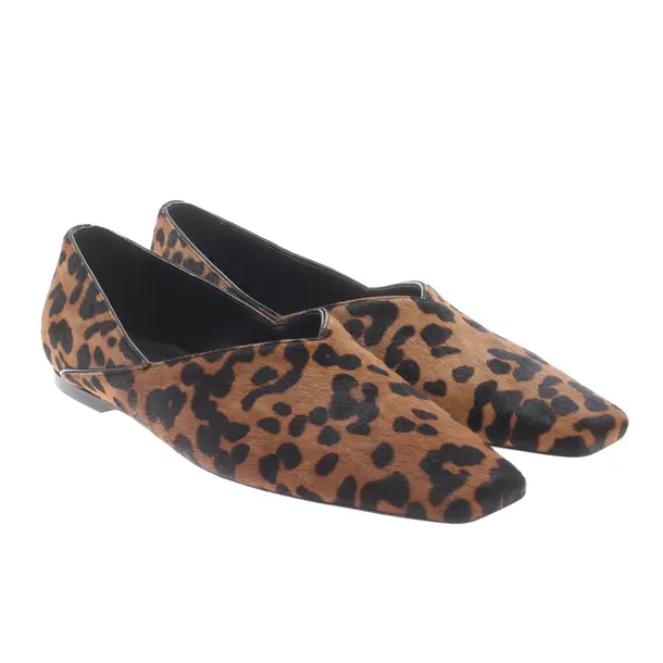 Halbschuhe in Braun, , Totême