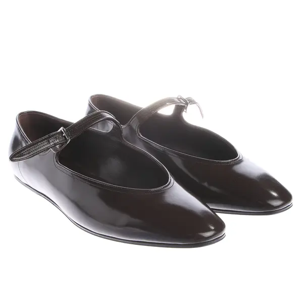 Flats, in Brown, The Row