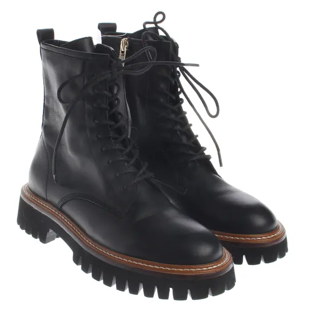 Boots, in Schwarz, Steffen Schraut