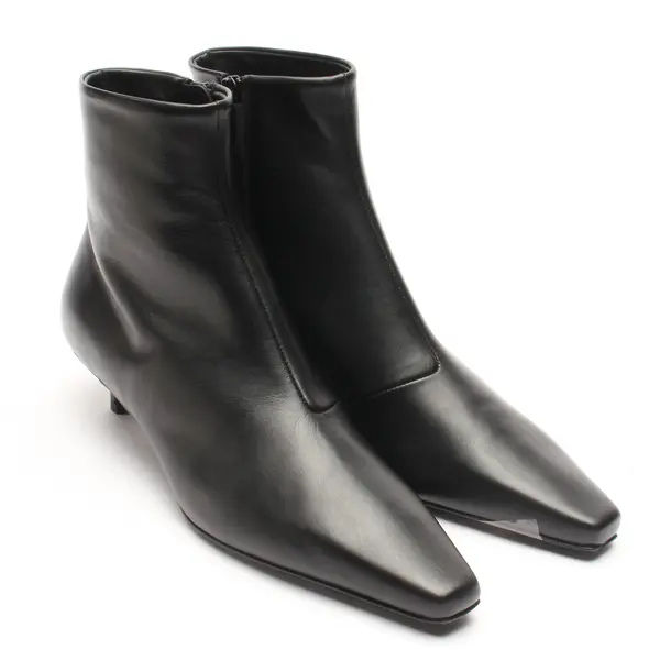 Stiefeletten in Schwarz, , Totême