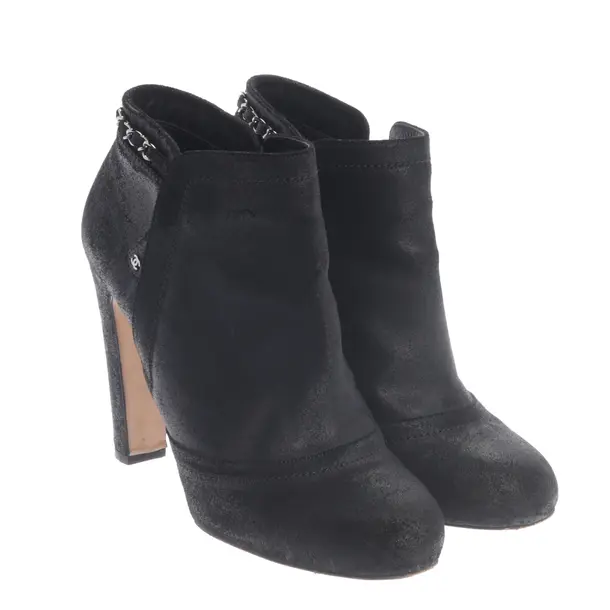 Stiefeletten in Schwarz, , Chanel