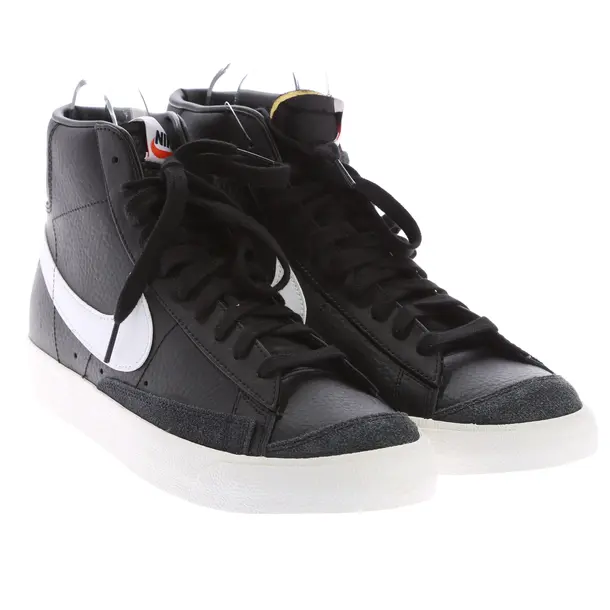 Sneakers in Black, , Nike