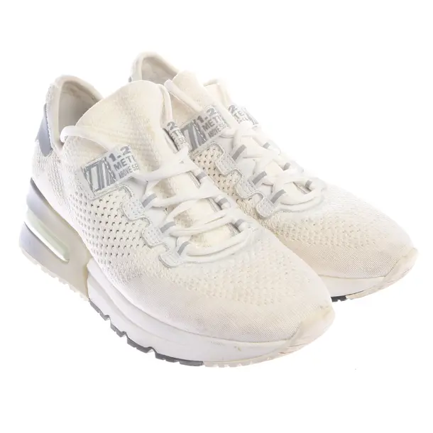 Sneakers in White, , Ash