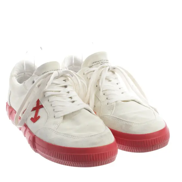 Sneaker, in Cream, Off-White