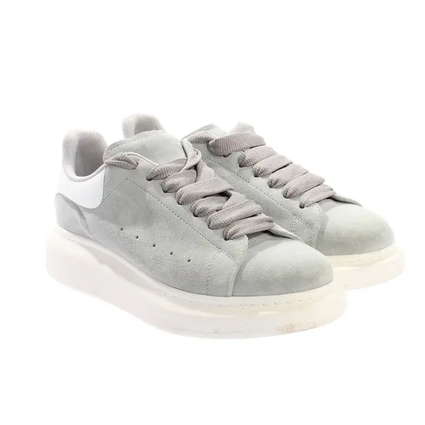 Sneaker, in Hellblau, Alexander McQueen