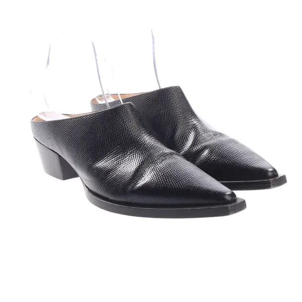 Hohe Pantoletten, in Schwarz, Unützer