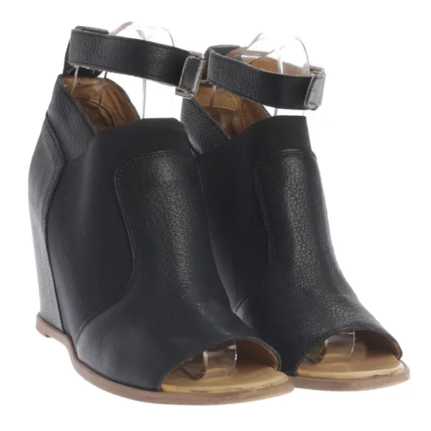 Pumps in Black, , MM6