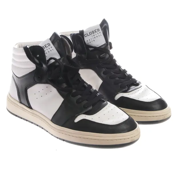 High-Top Sneaker in Schwarz, , Closed